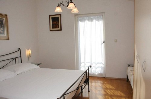 Foto 3 - Beautiful Apartment With Sea View, Trogir, Croatia