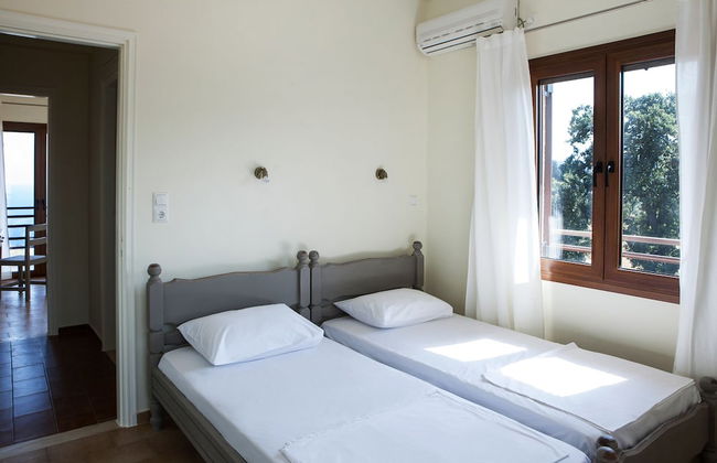 Family Vacation home with Views in Heart of Mani - Photo 2