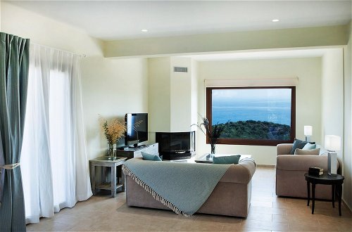 Photo 22 - Family Vacation home with Views in Heart of Mani
