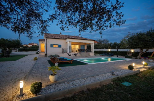 Foto 60 - Villa Tara in Tinj With 3 Bedrooms and 3 Bathrooms