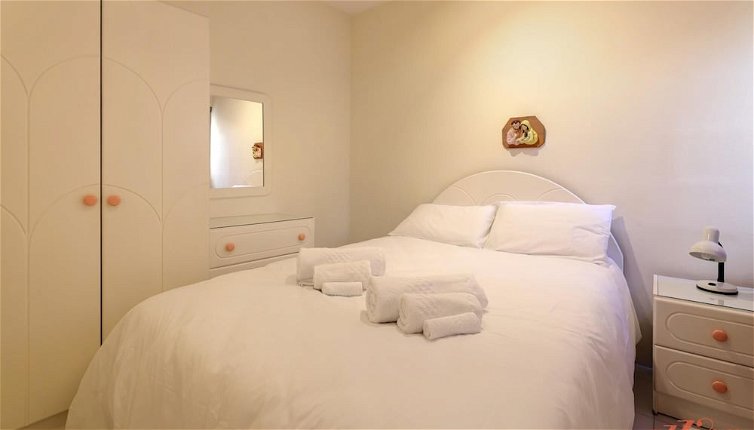Foto 1 - Seaside 2 Bedroom Apt w Side Sea Views - New
