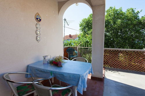 Photo 8 - Spacious Apartment With Terrace, Near the Beach