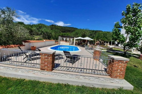 Photo 11 - Robi- Swimming Pool and Beautiful Garden - A1-žuti