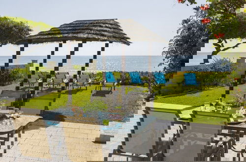 Foto 16 - Meneou Beachfront Villa 5