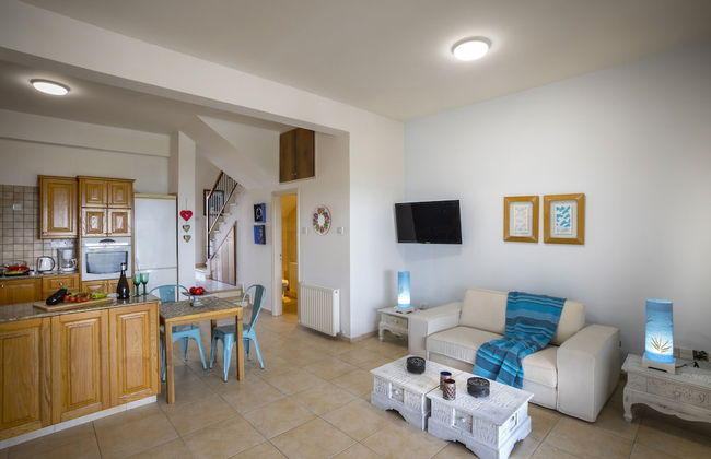 Meneou Beachfront Villa 5 - Photo 14