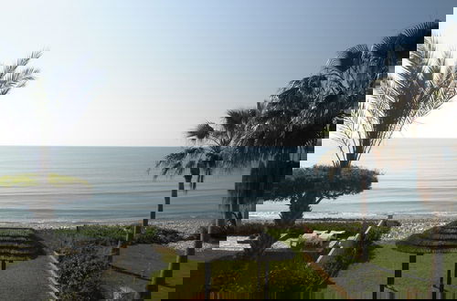 Foto 19 - Meneou Beachfront Villa 5