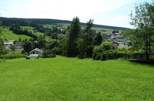 Foto 18 - Appealing Holiday Home in Altenfeld With Terrace