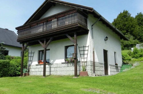 Foto 1 - Appealing Holiday Home in Altenfeld With Terrace