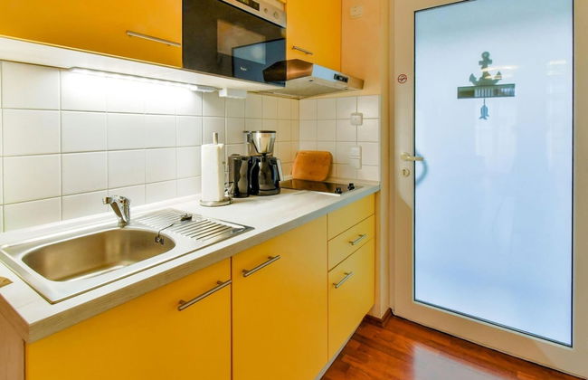 Apartment in Wiek auf Rgen With Forest - Photo 4