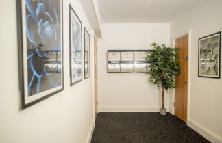 Foto 1 - Super Luxe 2 Bed Apartment Torquay - Stunning Harbour View - Near Babbacoombe & Beach.