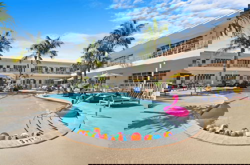 Foto 1 - Tradewinds Apartment Hotel
