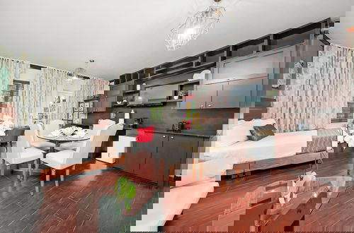 Foto 5 - Tradewinds Apartment Hotel
