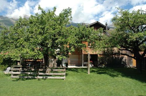 Photo 18 - Apartment in Frutigen With Garden, Terrace, Garden Furniture