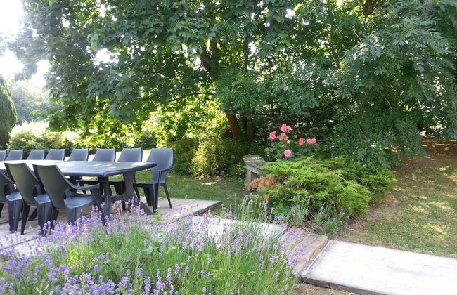 Spacious Holiday Home With Private Garden - Photo 8
