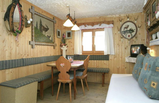Cozy Chalet in Karrösten near Forest - Foto 7