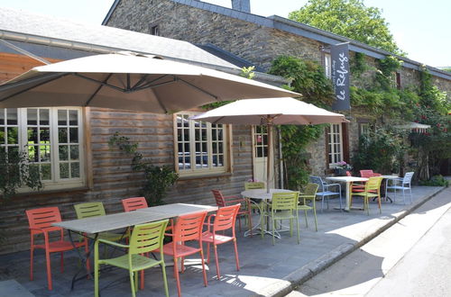 Photo 26 - Cozy Holiday Home in Bièvre with Hot Tub