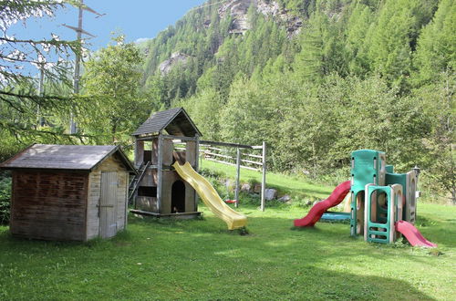 Photo 10 - Cozy Chalet in Meiggerli With Garden