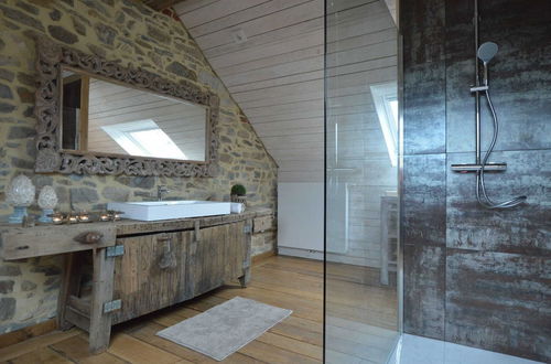 Foto 19 - Stone House in Theux With Indoor Pool and Bubble Bath