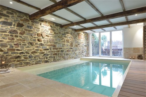 Foto 20 - Stone House in Theux With Indoor Pool and Bubble Bath