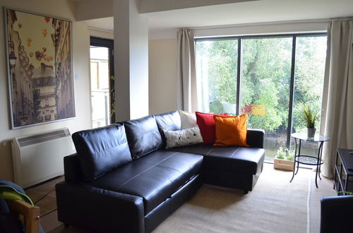 Photo 8 - MetroStays - Riverside Apartment