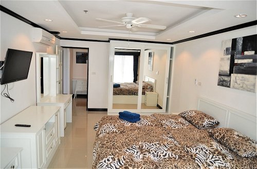 Photo 2 - 2 Bedroom Corner Apartment Jomtien Beach Condominium Pattaya
