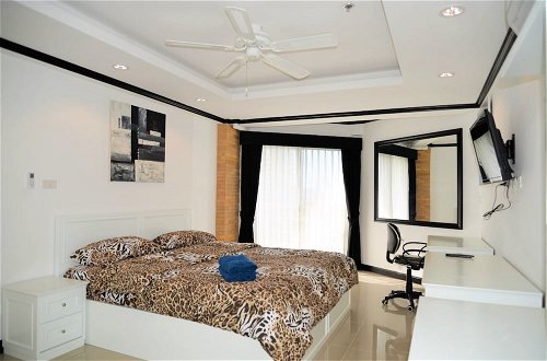 Photo 3 - 2 Bedroom Corner Apartment Jomtien Beach Condominium Pattaya