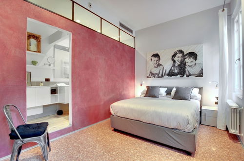 Photo 3 - Stunning Modern Apartment in the Heart of Venice