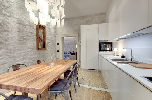 Foto 11 - Stunning Modern Apartment in the Heart of Venice