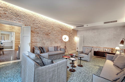 Foto 13 - Stunning Modern Apartment in the Heart of Venice