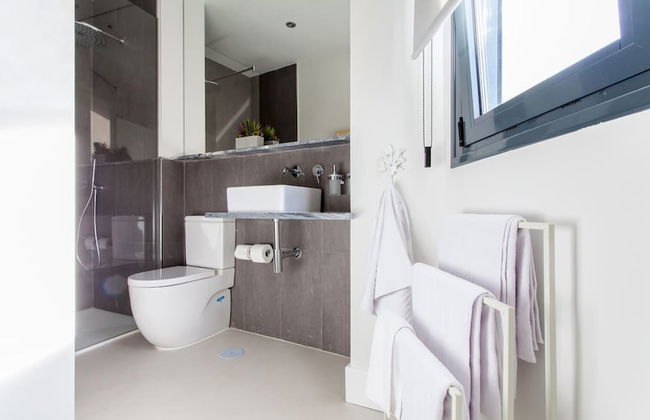 Sevilla Alquila Amplios Apartamentos Duplex en San Bernardo - Photo 48