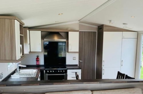 Photo 12 - Luxury Caravan Only 10 Mins From the Beach