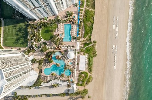 Foto 13 - Tr Luxury Beach Resort by FMM