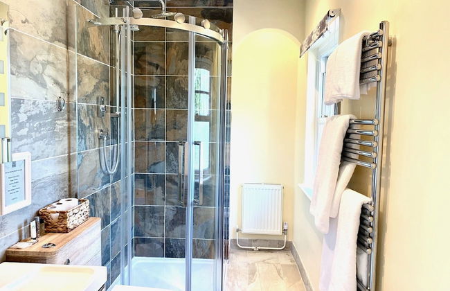 Stunning Estate Sleeps 22 Private Parking & Garden - Foto 7