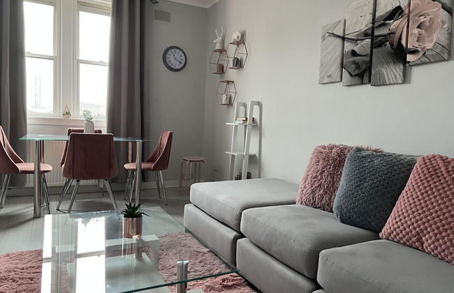Captivating 2-bed Apartment in Kirkcaldy - Foto 8