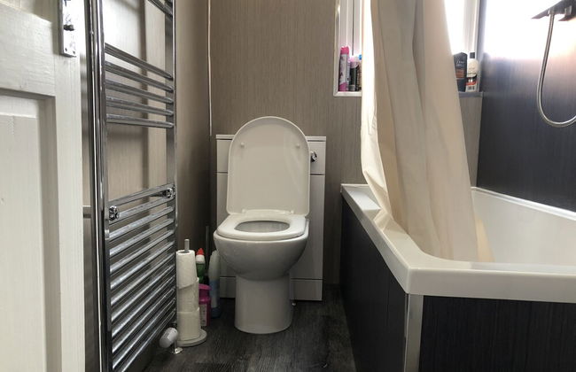 Captivating 2-bed Apartment in Kirkcaldy - Foto 10