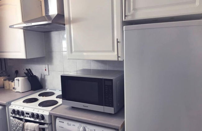 Captivating 2-bed Apartment in Kirkcaldy - Foto 6
