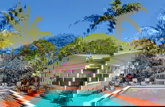 Photo 1 - Richards Motel Courtyard