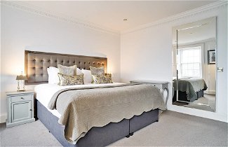 Photo 2 - Luxury George Street Apartments: Castle Suite