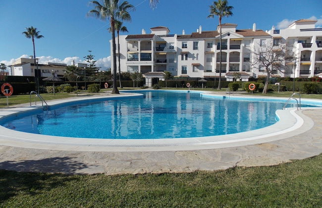 Beachside Apartment Near Puerto Banus - Photo 1