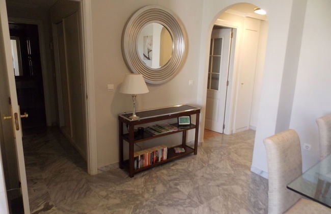 Beachside Apartment Near Puerto Banus - Photo 16
