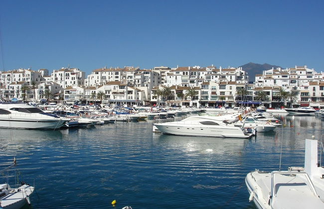 Beachside Apartment Near Puerto Banus - Photo 15