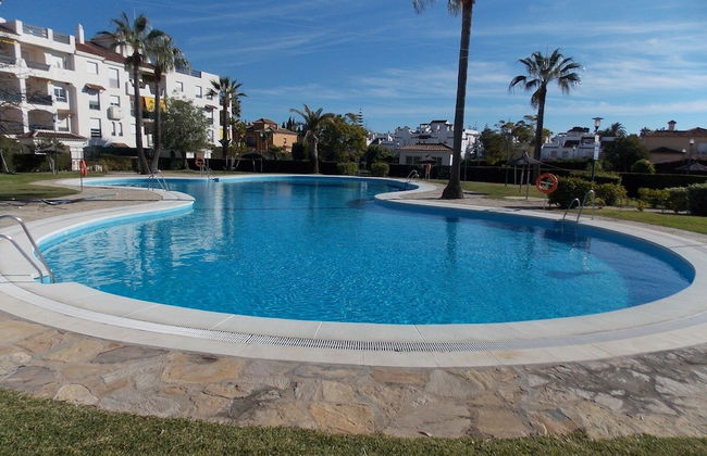 Beachside Apartment Near Puerto Banus - Photo 14