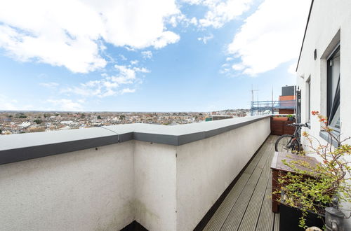 Photo 29 - Two Bedroom Flat With Balcony in Central Wimbledon by Underthedoormat