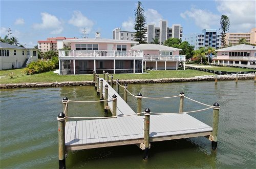 Photo 25 - Estero Island Apartment With Boat Dock