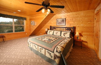 Photo 3 - Mountain Shadow Lodge - Six Bedroom Cabin