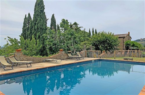 Foto 17 - Stunning Villa With Terrace and Private Pool in Tuscan Hills