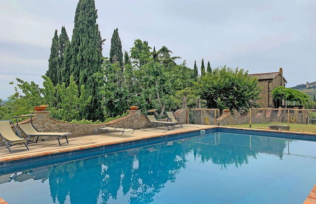 Stunning Villa With Terrace and Private Pool in Tuscan Hills - Photo 10