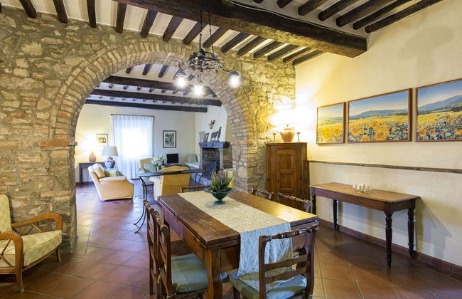 Stunning Villa With Terrace and Private Pool in Tuscan Hills - Photo 13