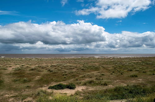 Foto 14 - Stunning 3-bed Cottage in Lowestoft