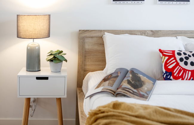 Heart of Highett Apartment by Ready Set Host - Foto 6